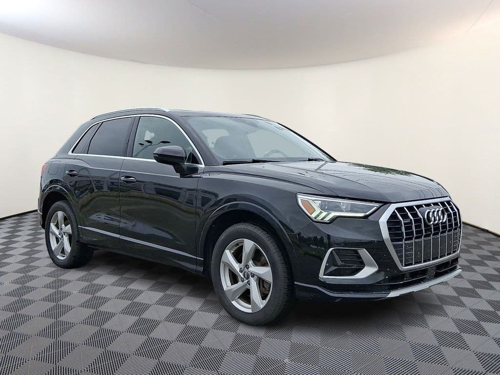2020 Audi Q3 Premium Plus — photo 1 of 31