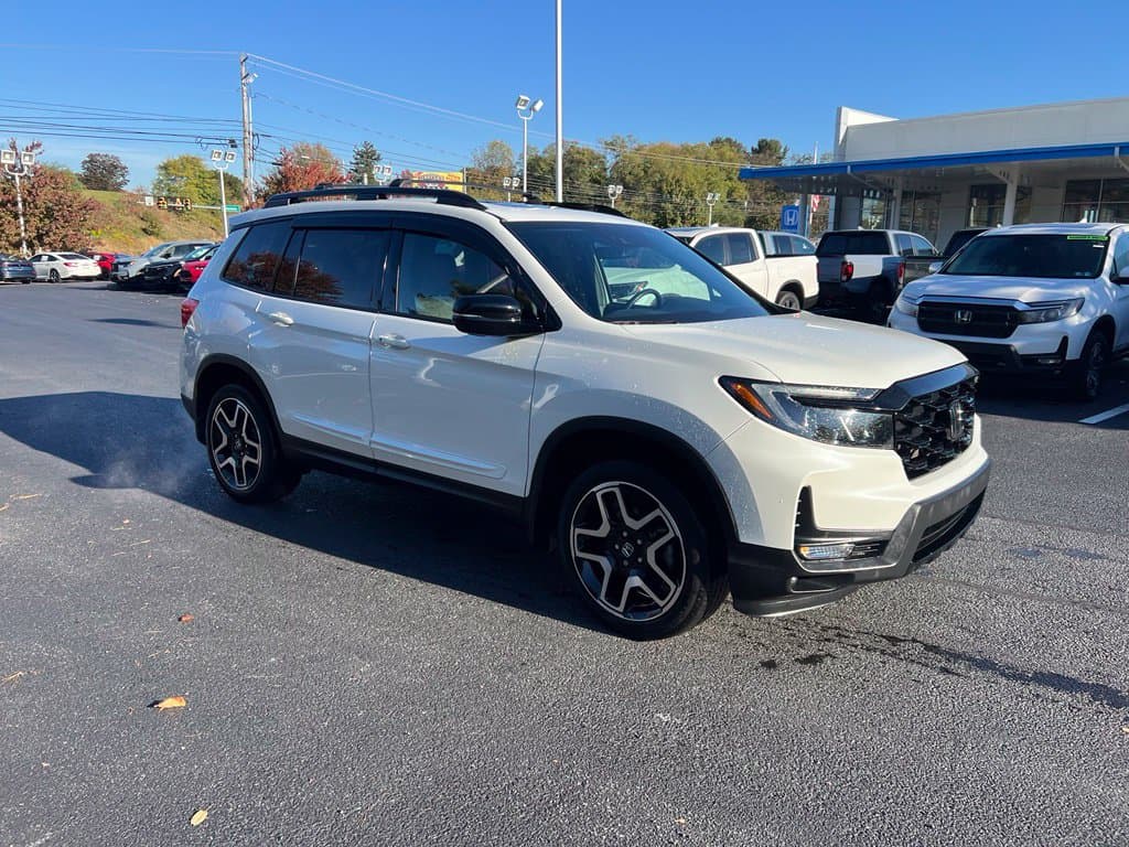 2022 Honda Passport Elite — photo 1 of 10