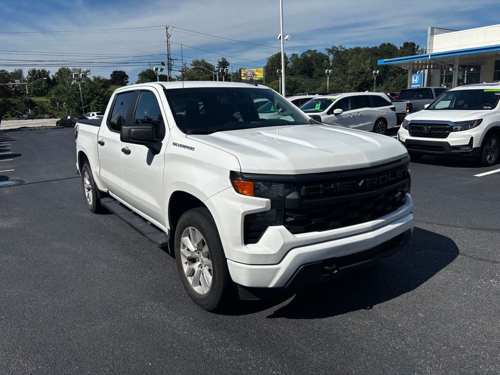 2023 Chevrolet Silverado 1500 Custom — photo 1 of 10