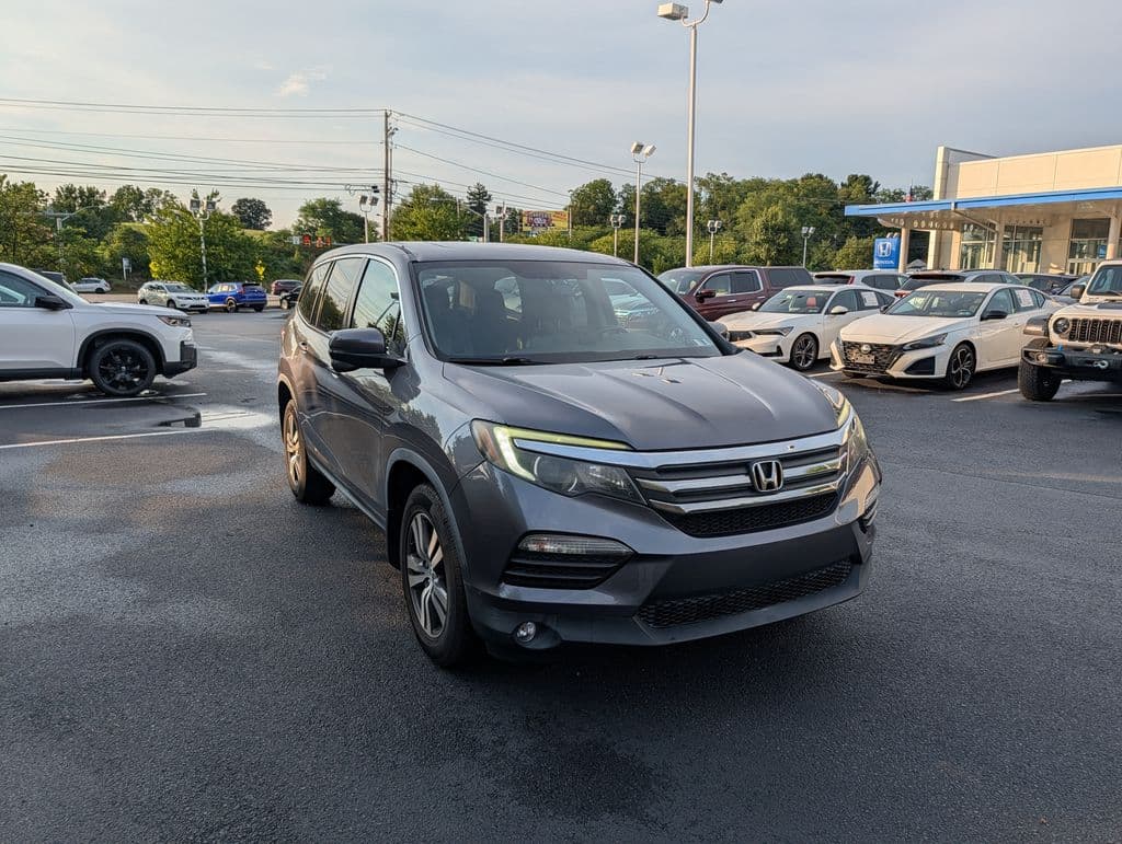 2017 Honda Pilot EX-L w/Navigation AWD — photo 1 of 10