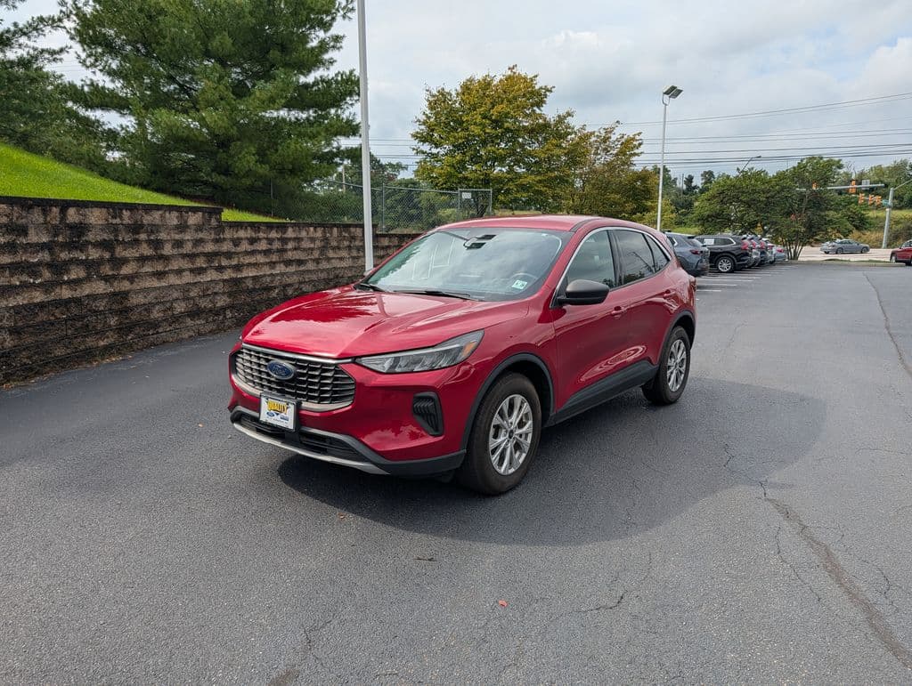 2023 Ford Escape Active — photo 1 of 10