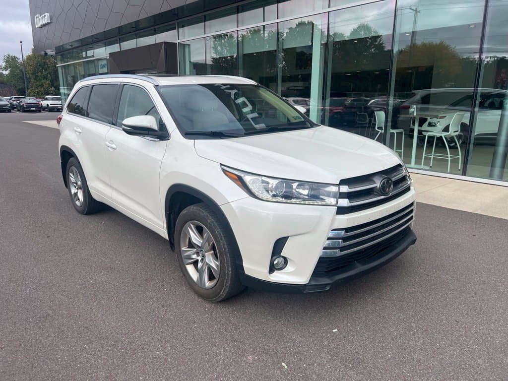 2018 Toyota Highlander Limited — photo 1 of 10