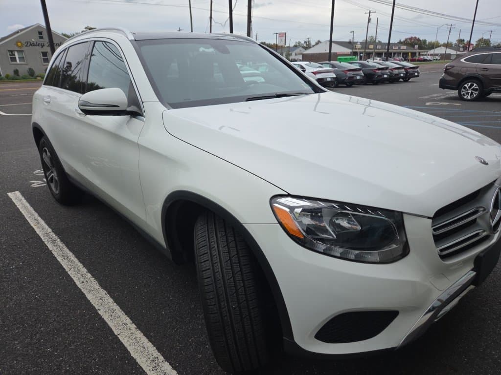 2018 Mercedes-Benz GLC Base — photo 1 of 9