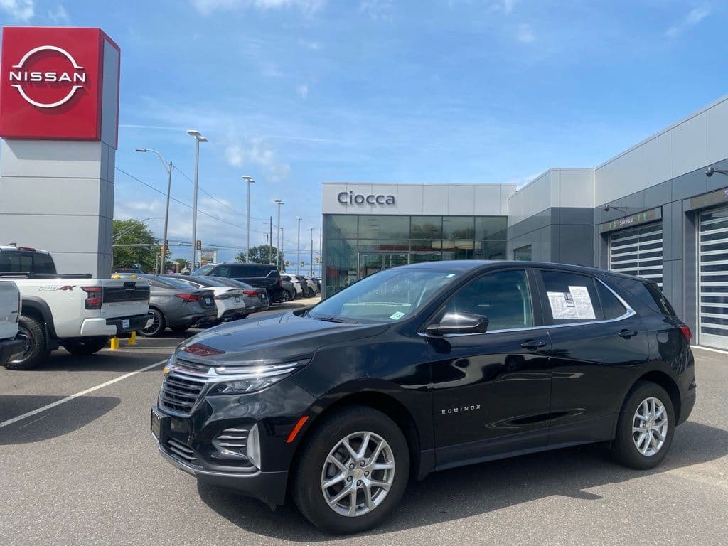 2024 Chevrolet Equinox LT — photo 1 of 33