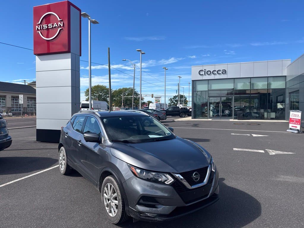 2022 Nissan Rogue Sport SV — photo 1 of 18