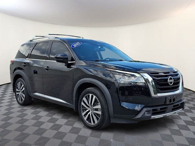 2022 Nissan Pathfinder Platinum — photo 1 of 32