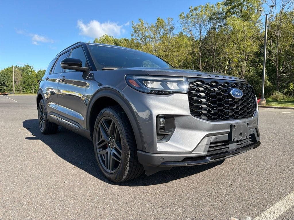 2025 Ford Explorer ST-Line — photo 1 of 20