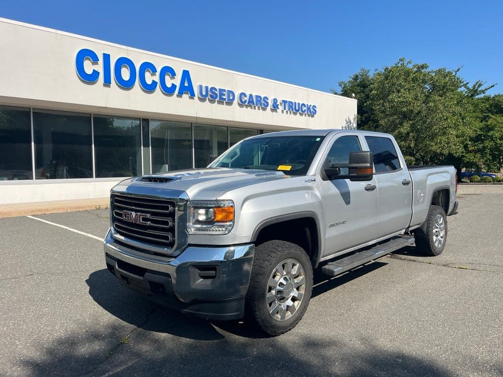 2018 GMC Sierra 2500HD Base — photo 1 of 9