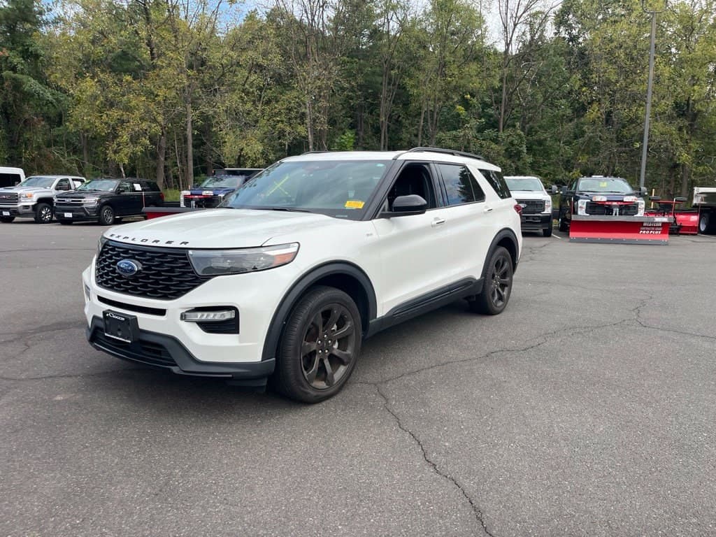 2024 Ford Explorer ST-Line — photo 1 of 11