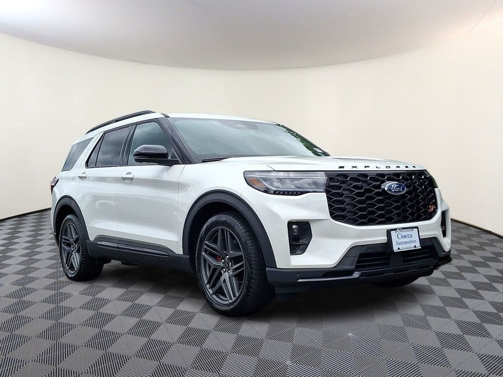2025 Ford Explorer ST — photo 1 of 34
