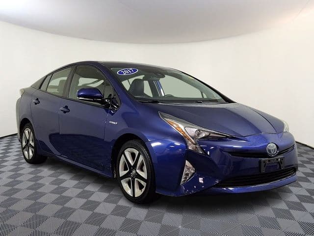 2017 Toyota Prius Three Touring — photo 1 of 30