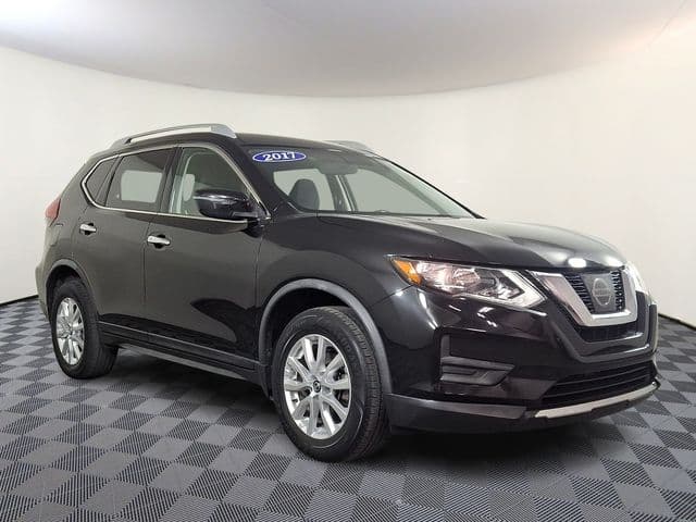 2017 Nissan Rogue SV — photo 1 of 31