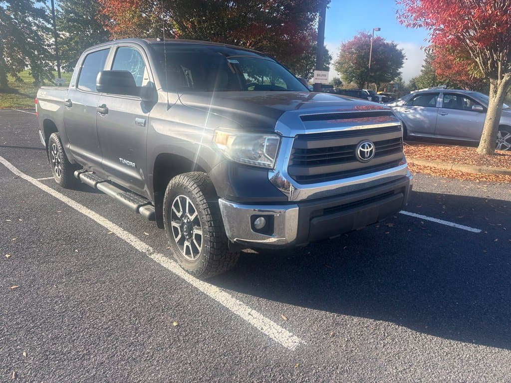 2014 Toyota Tundra 4WD Truck SR5 — photo 1 of 5