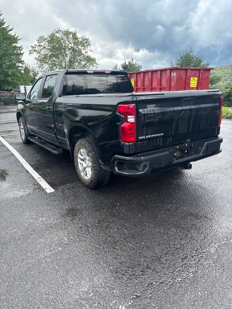 2022 Chevrolet Silverado 1500 WT — photo 1 of 5