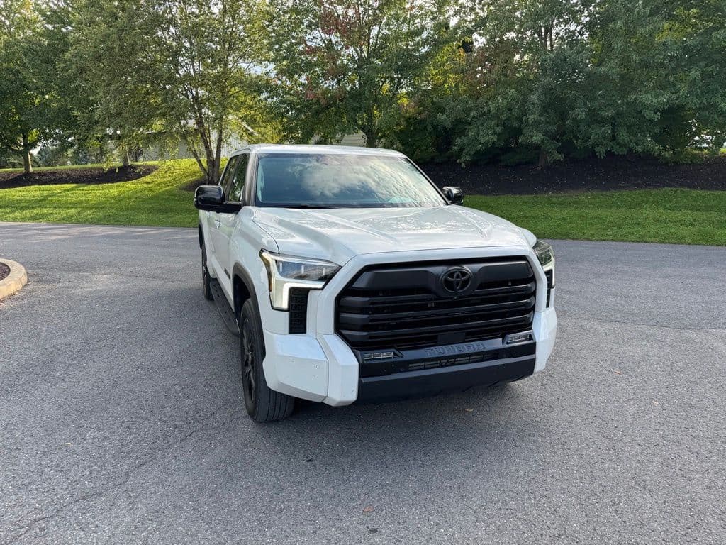 2024 Toyota Tundra 4WD Limited — photo 1 of 8