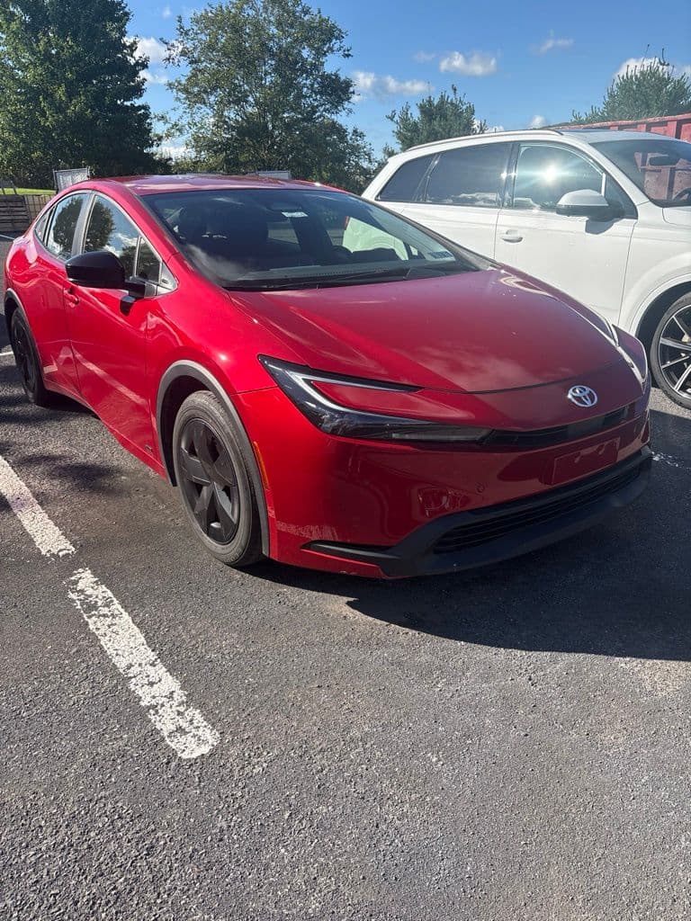 2023 Toyota Prius LE — photo 1 of 4