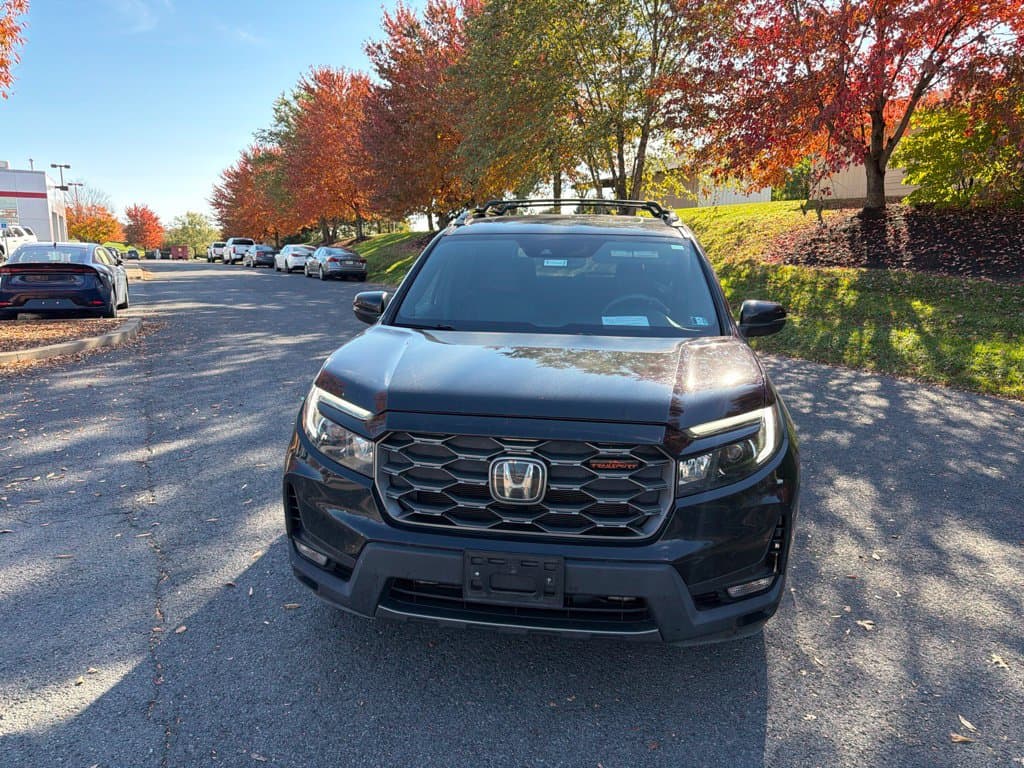 2023 Honda Passport TrailSport — photo 1 of 8