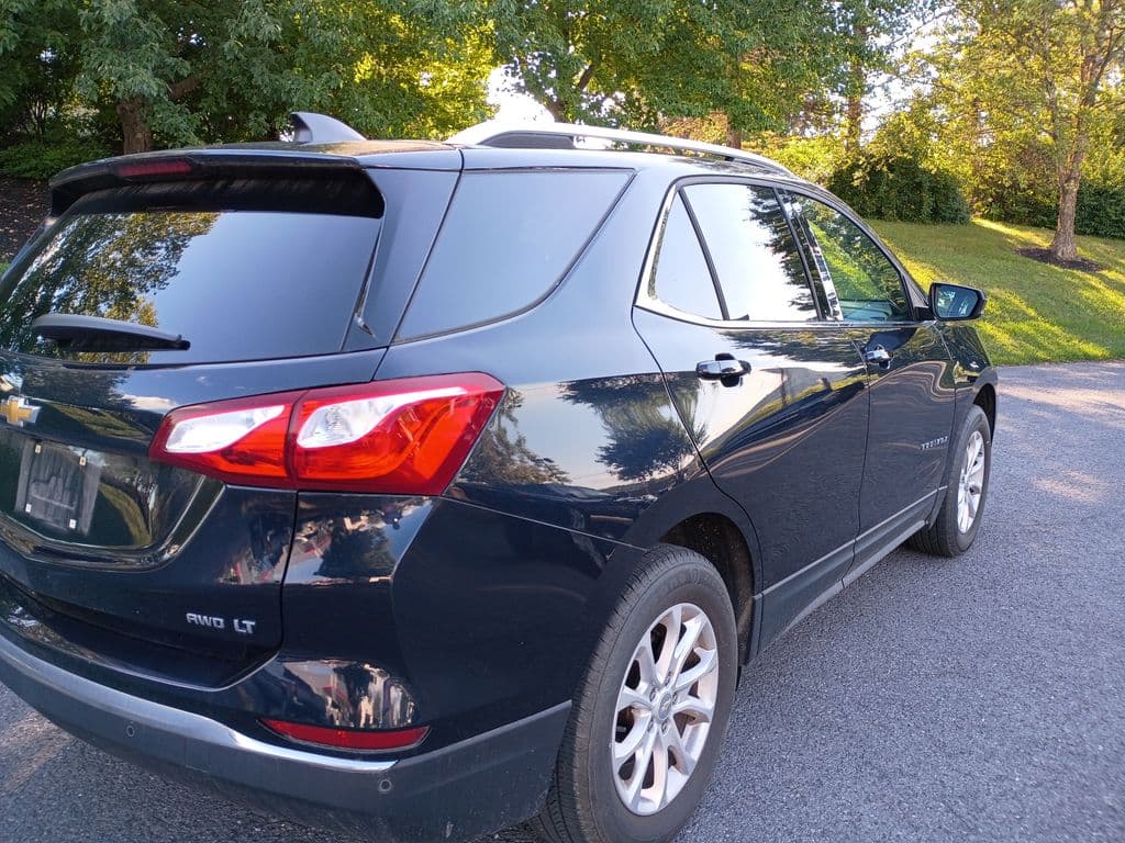 2020 Chevrolet Equinox LT — photo 1 of 5