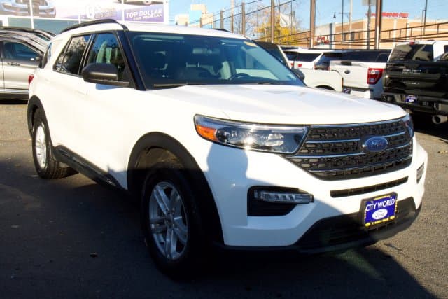2022 Ford Explorer XLT — photo 1 of 27