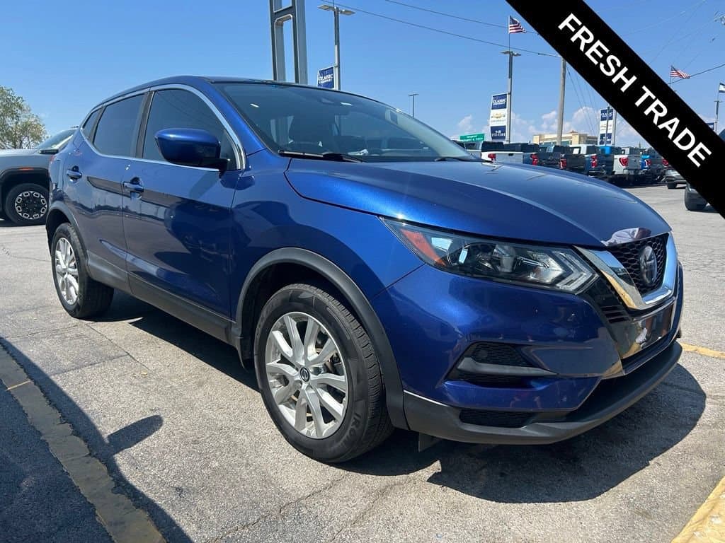 2020 Nissan Rogue Sport S — photo 1 of 8