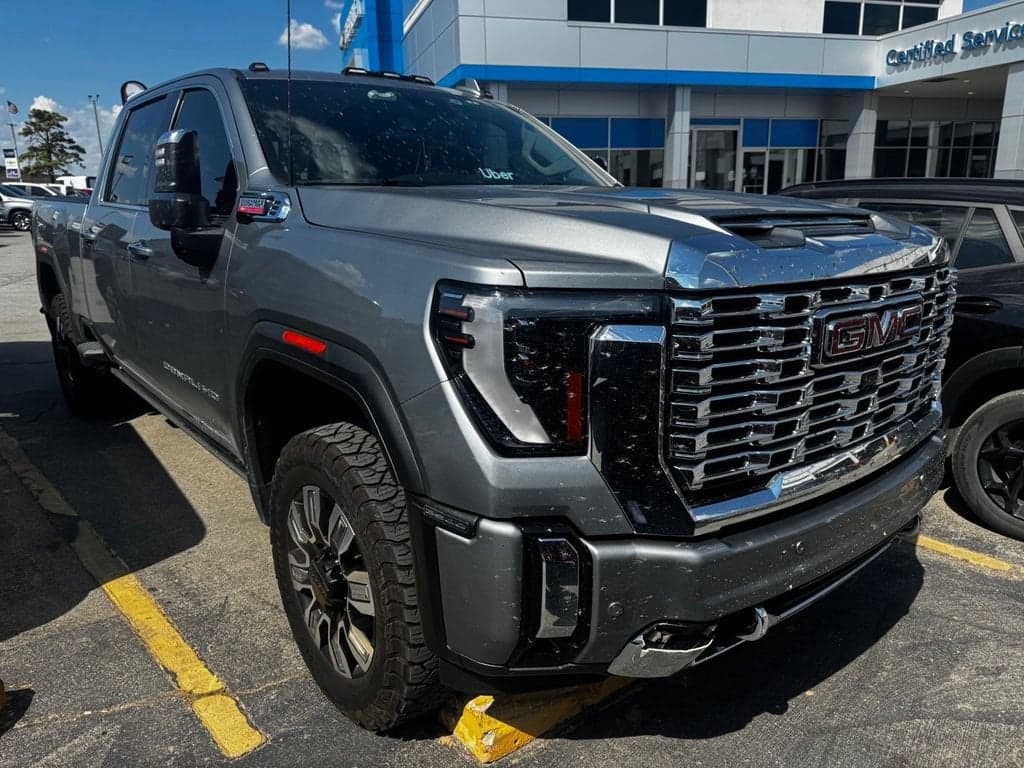 2024 GMC Sierra 2500HD Denali — photo 1 of 8
