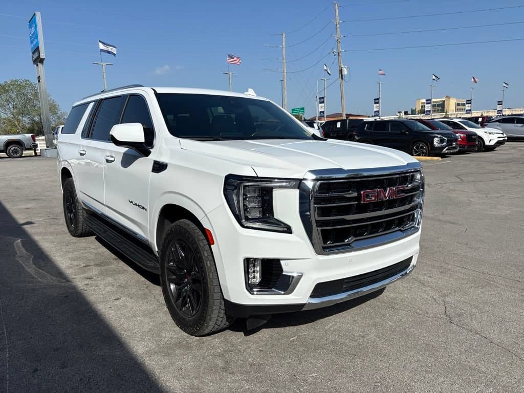 2023 GMC Yukon XL SLT — photo 1 of 16