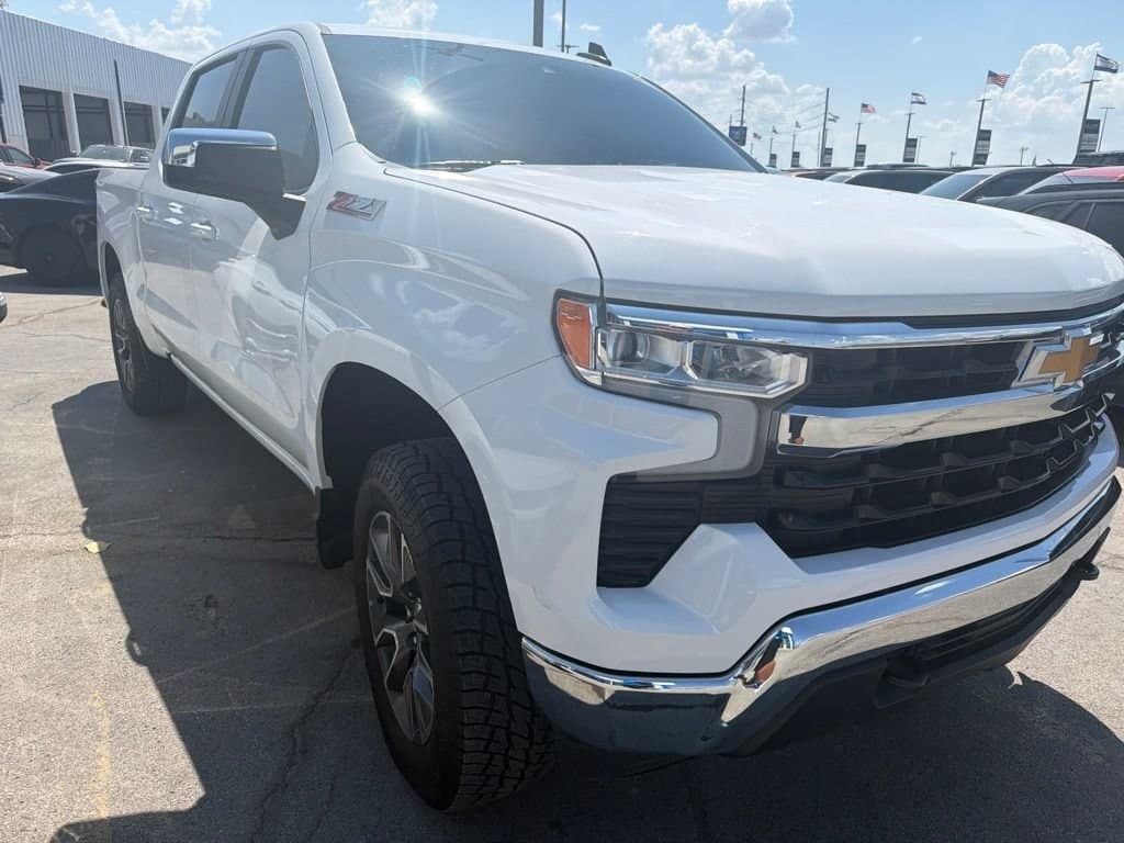2022 Chevrolet Silverado 1500 LT — photo 1 of 7