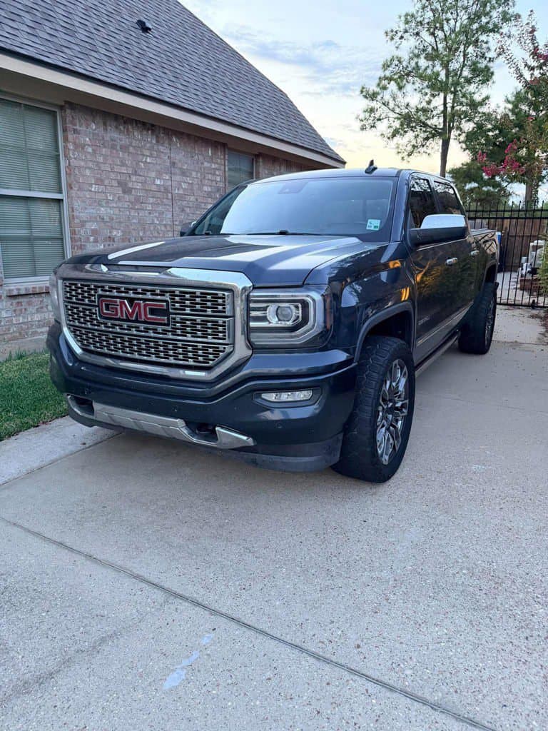 2017 GMC Sierra 1500 Denali — photo 1 of 10