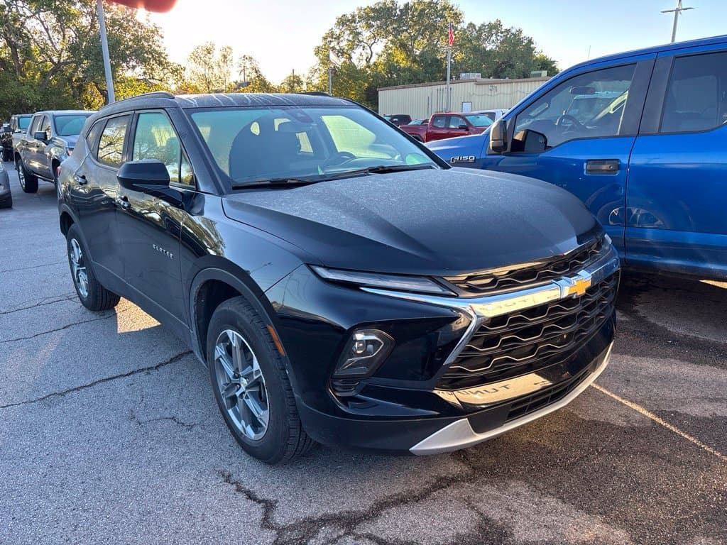 2023 Chevrolet Blazer LT — photo 1 of 16