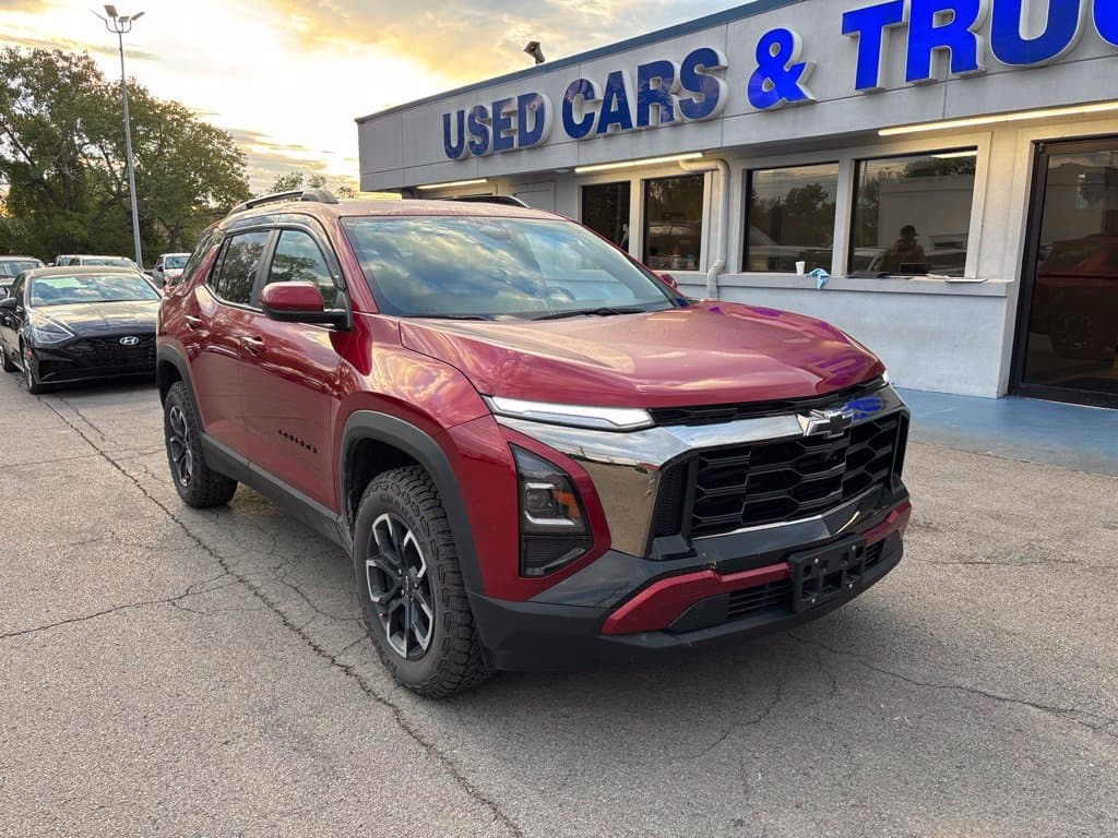 2026 Chevrolet Equinox FWD ACTIV — photo 1 of 22
