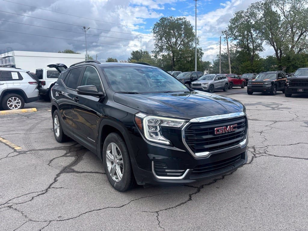 2023 GMC Terrain SLE — photo 1 of 15