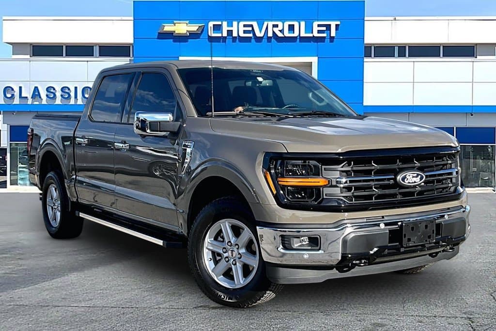 2025 Ford F-150 XLT — photo 1 of 34
