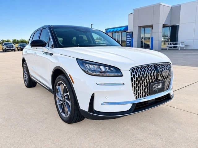 2023 Lincoln Corsair Standard — photo 1 of 16