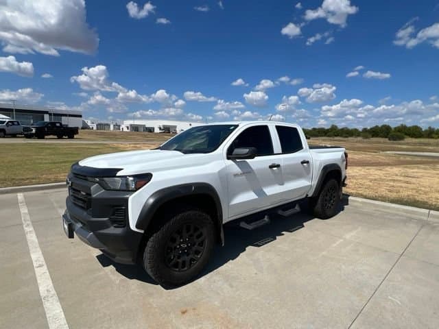 2025 Chevrolet Colorado 4WD Trail Boss — photo 1 of 12