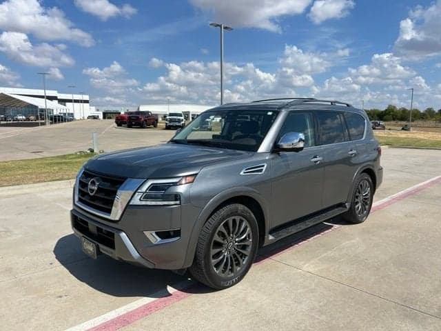 2023 Nissan Armada Platinum — photo 1 of 12