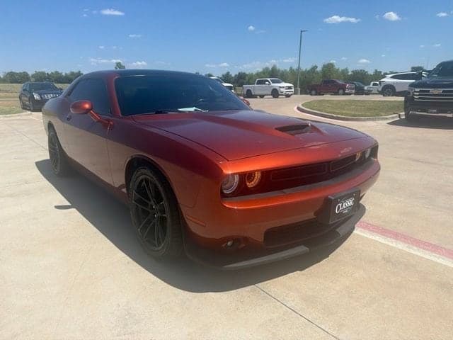 2022 Dodge Challenger R/T — photo 1 of 19