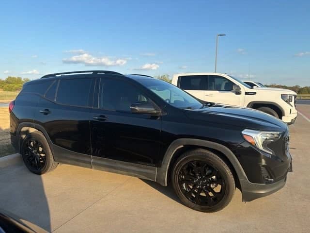 2020 GMC Terrain SLT — photo 1 of 11