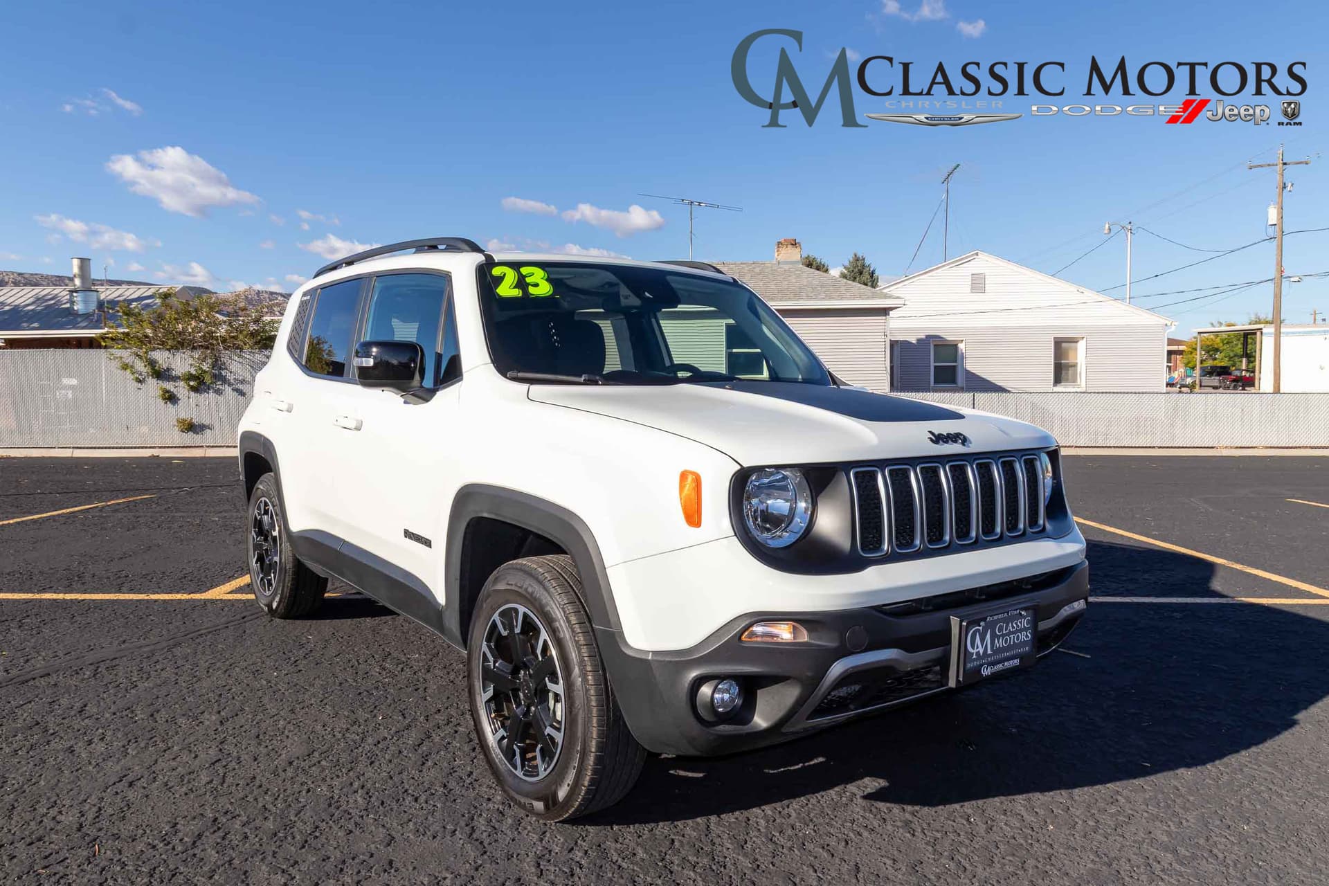 2023 Jeep Renegade Latitude — photo 1 of 38