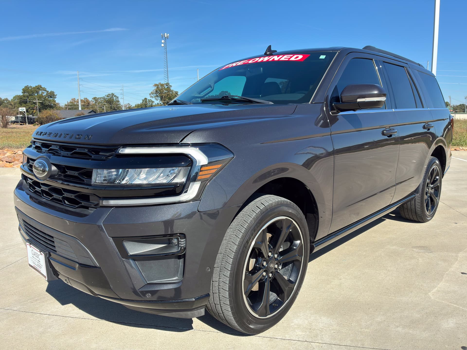 2022 Ford Expedition Limited — photo 1 of 85