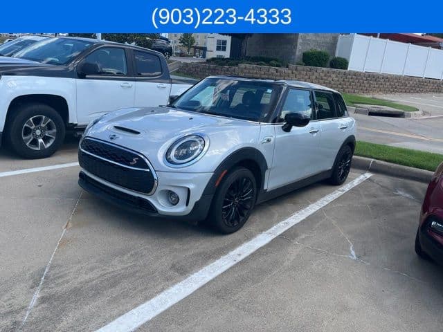2022 Mini Clubman Base — photo 1 of 13