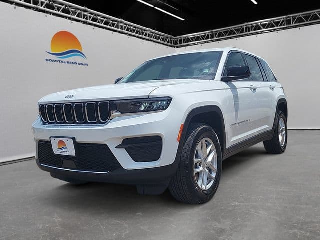 2026 Jeep Grand Cherokee Laredo — photo 1 of 34