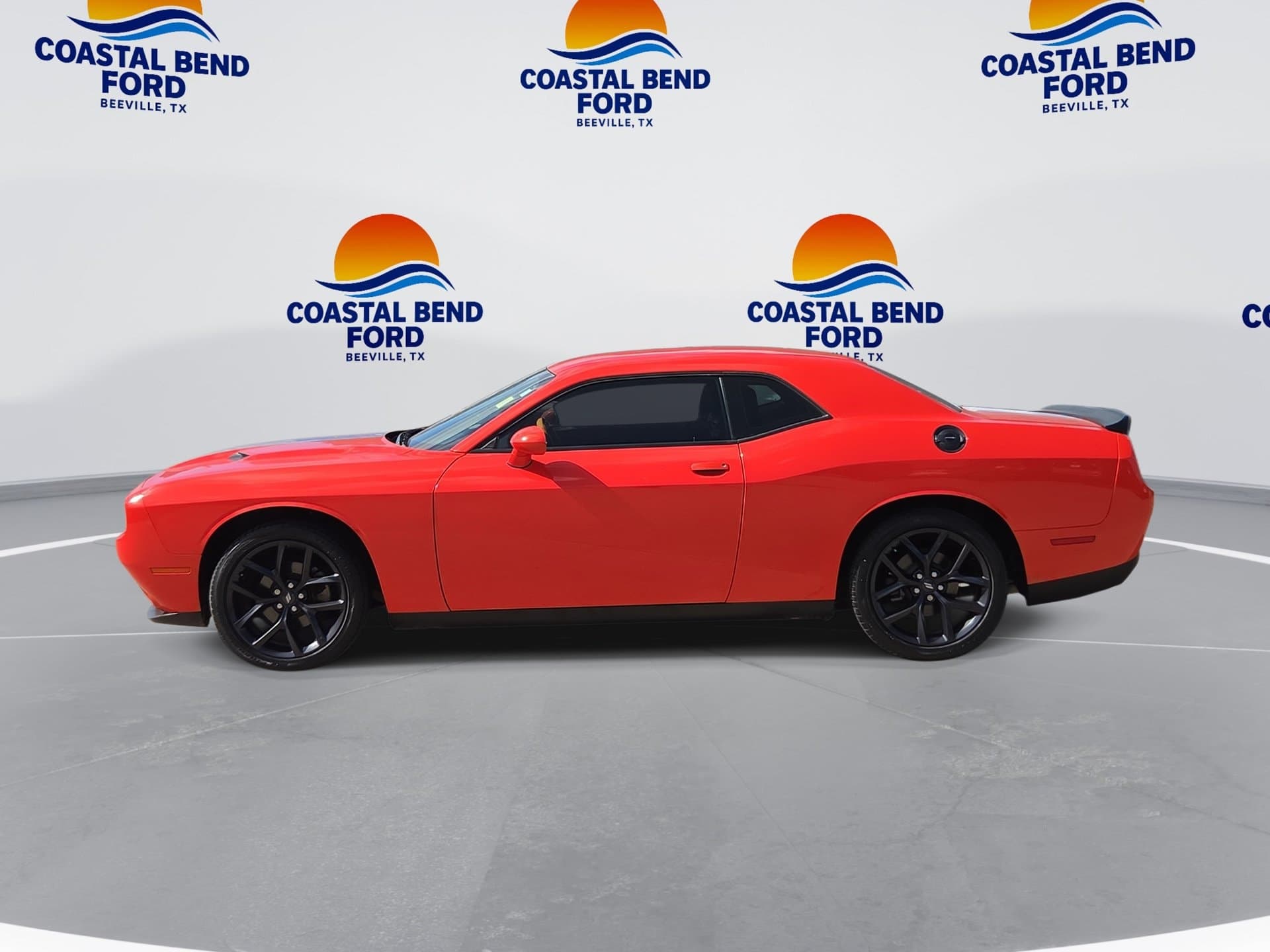 2021 Dodge Challenger SXT — photo 1 of 23