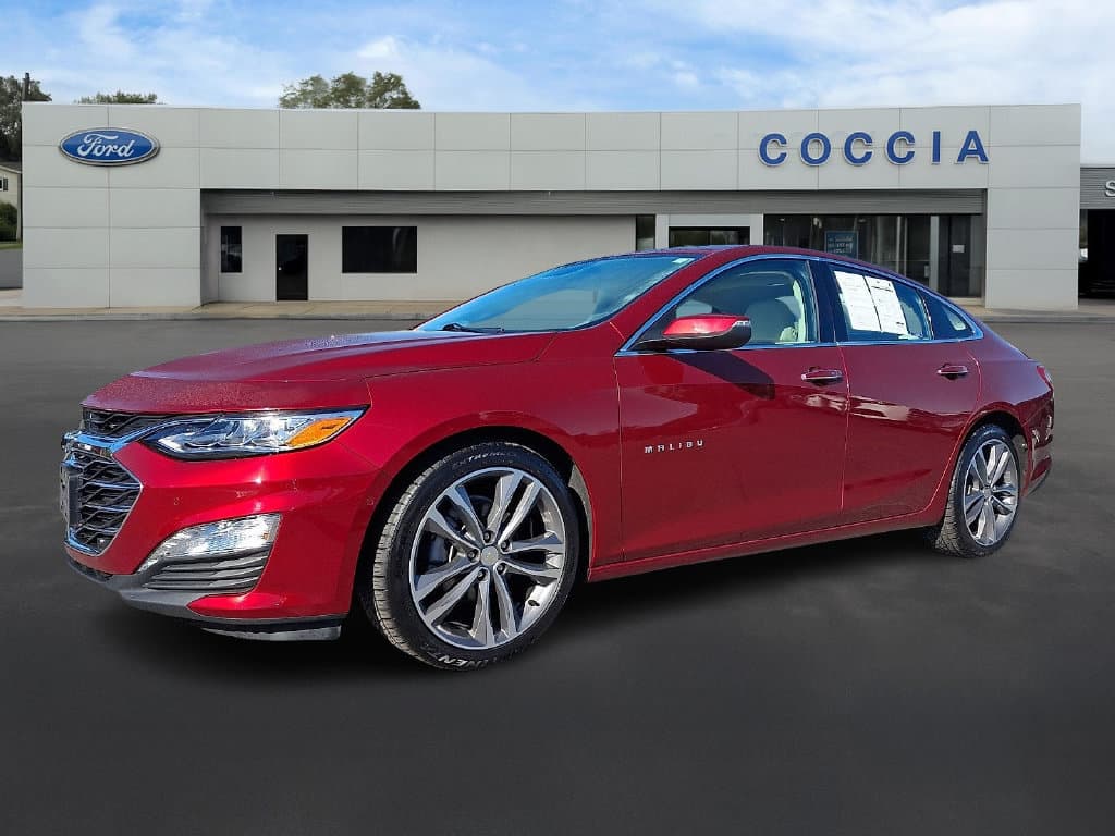 2021 Chevrolet Malibu Premier — photo 1 of 31