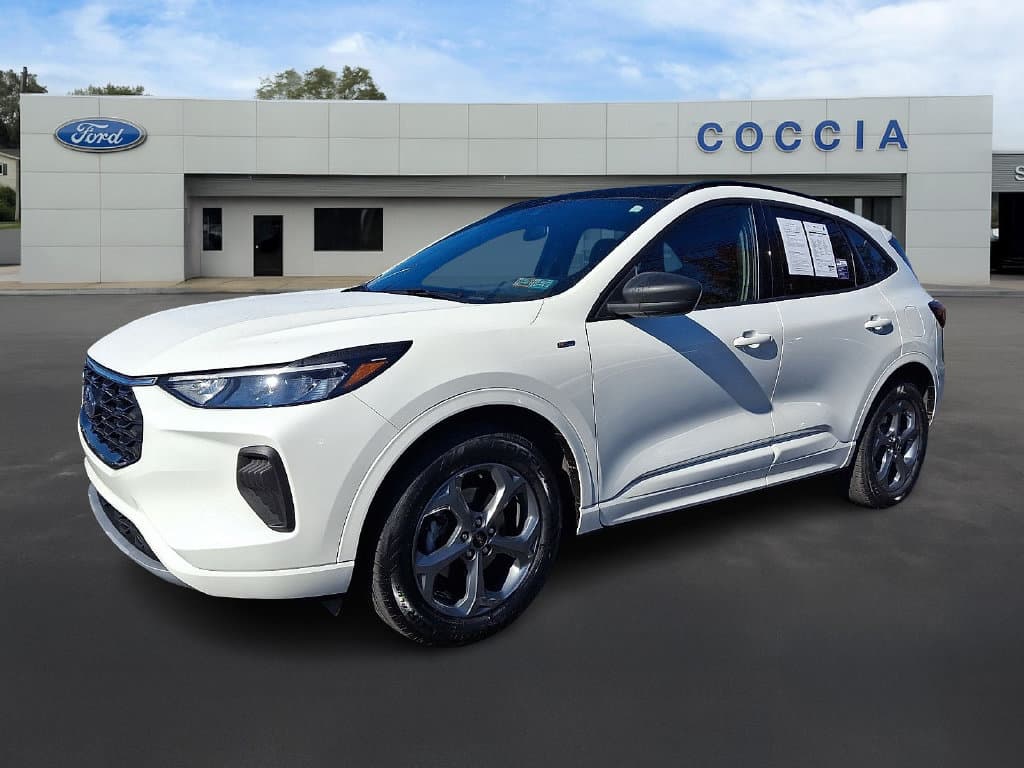 2023 Ford Escape ST-Line — photo 1 of 31