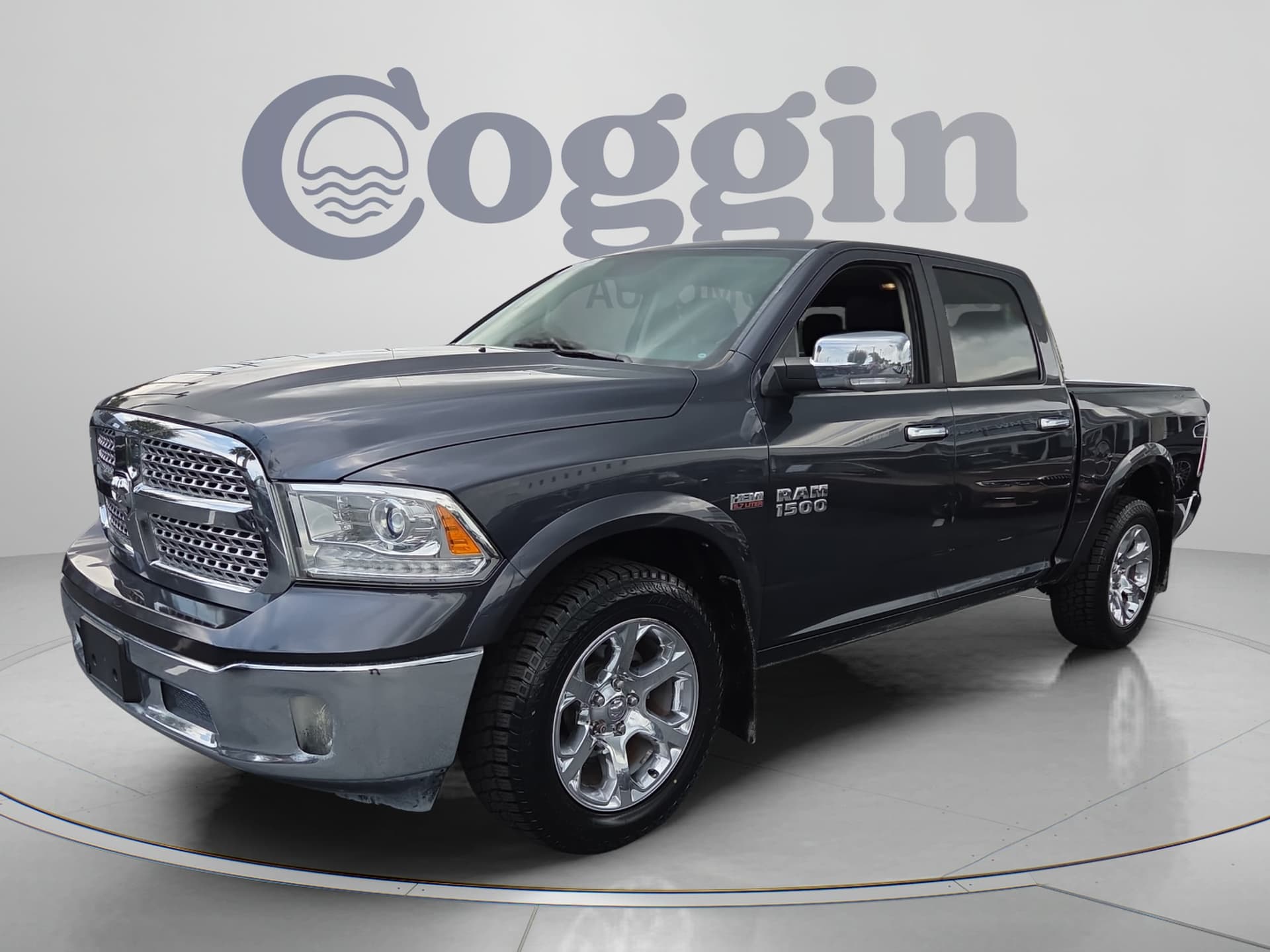 2017 RAM 1500 Laramie — photo 1 of 40