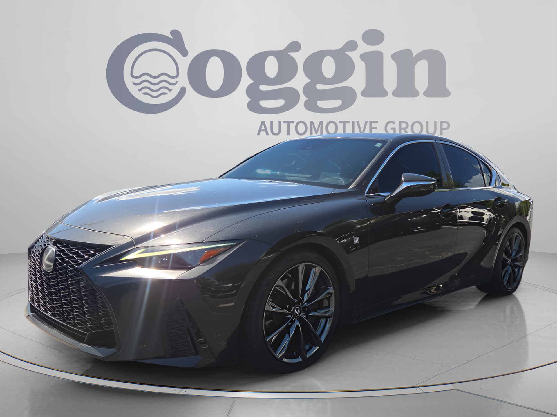 2022 Lexus IS Base — photo 1 of 40