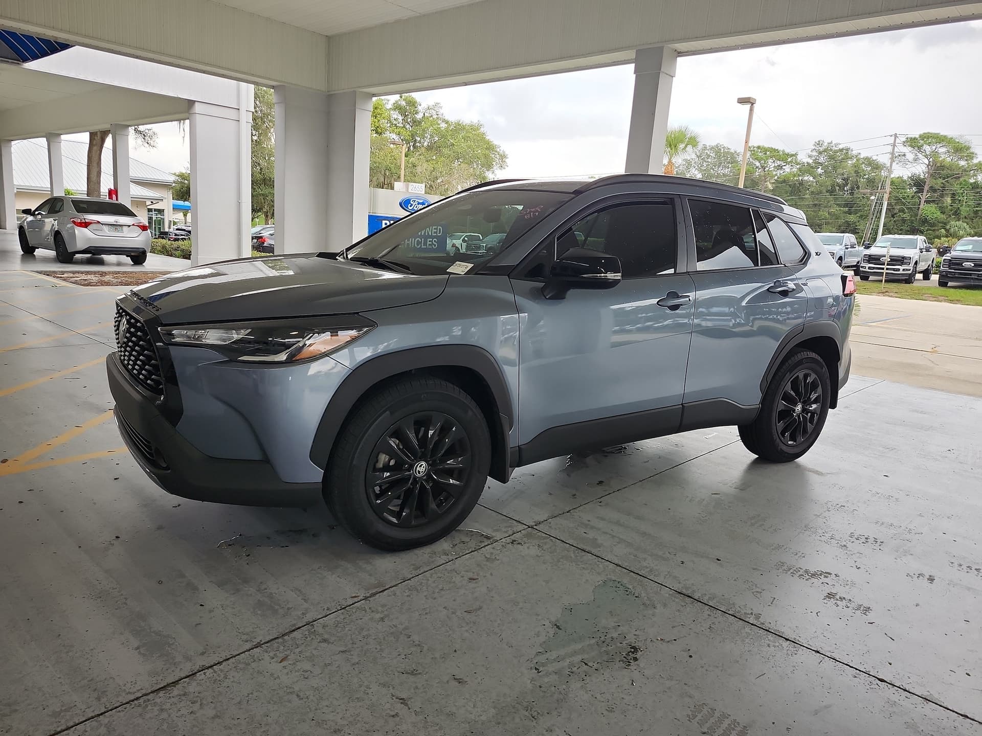 2025 Toyota Corolla Cross LE — photo 1 of 34