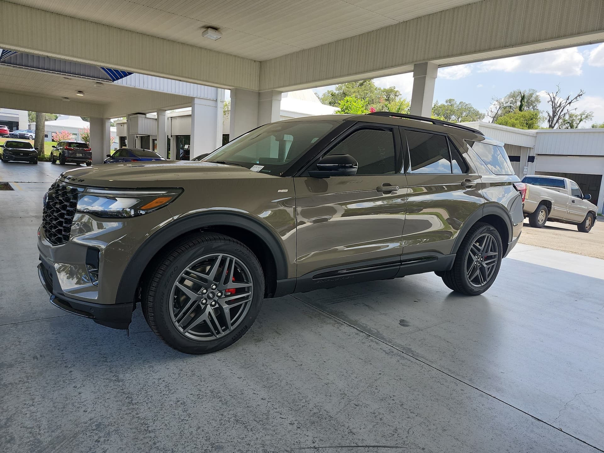 2026 Ford Explorer ST-Line — photo 1 of 61