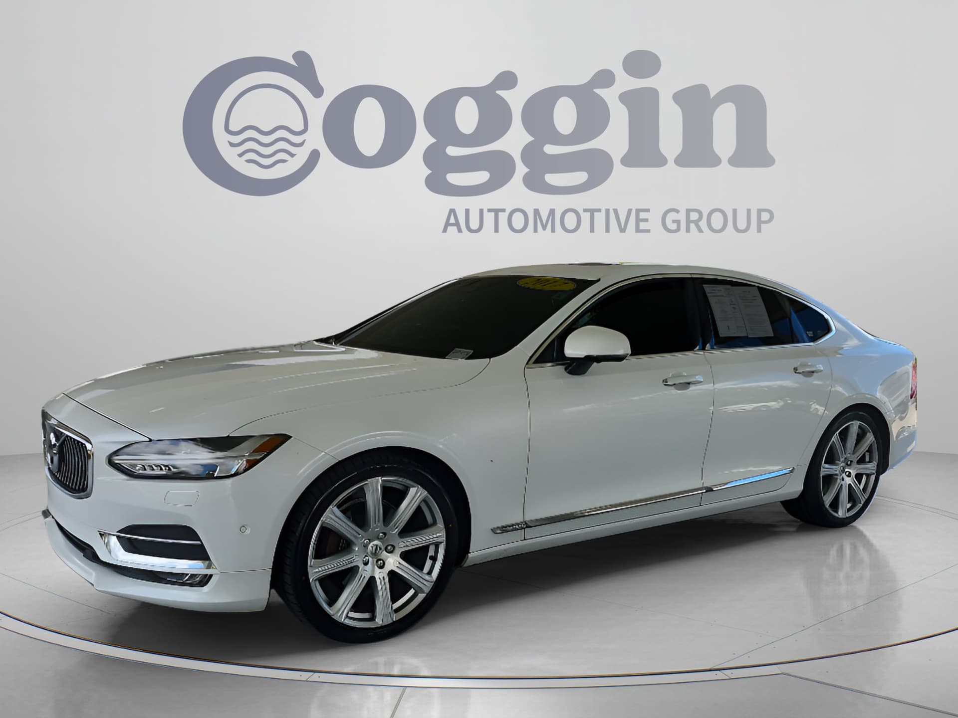 2017 Volvo S90 Inscription — photo 1 of 34