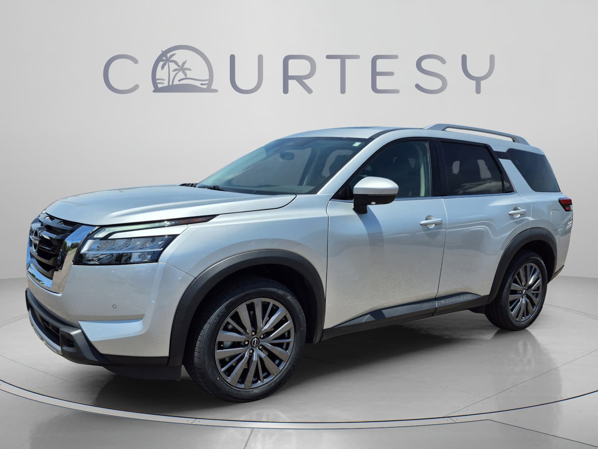 2024 Nissan Pathfinder SL — photo 1 of 41